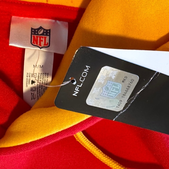 NEW Kansas City Chiefs Hoodie - Men’s Medium - Red Yellow NFL Team Apparel NWT - Picture 12 of 15